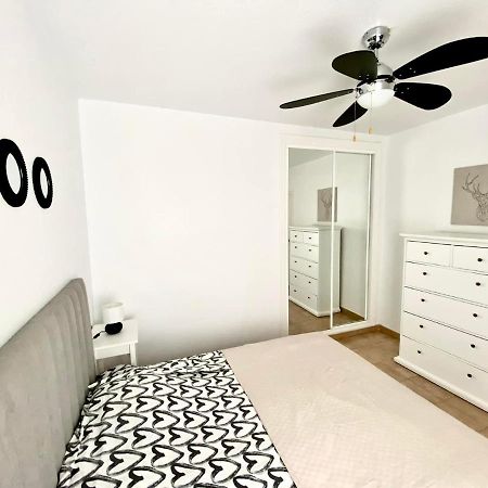 Locos Beach Holiday Apartments Торрев'єха Екстер'єр фото