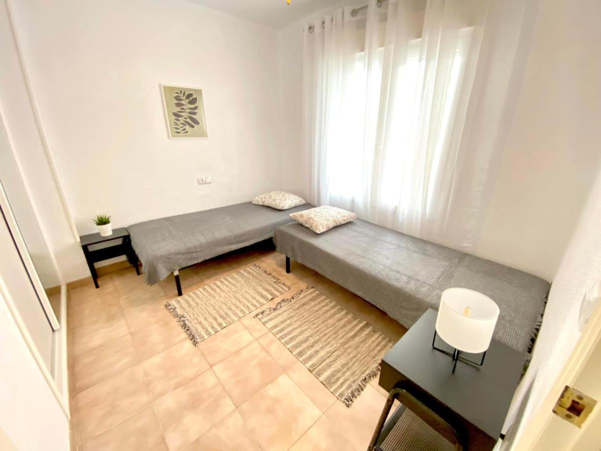 Locos Beach Holiday Apartments Торрев'єха Екстер'єр фото